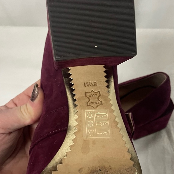 Tory Burch Tess suede block heels in Great Condition - Picture 9 of 11